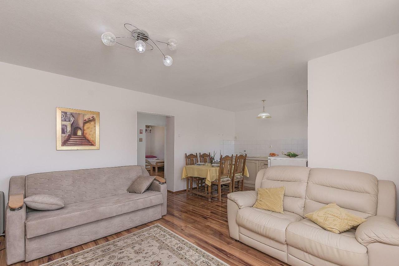 Apartment Nansy Omiš Extérieur photo